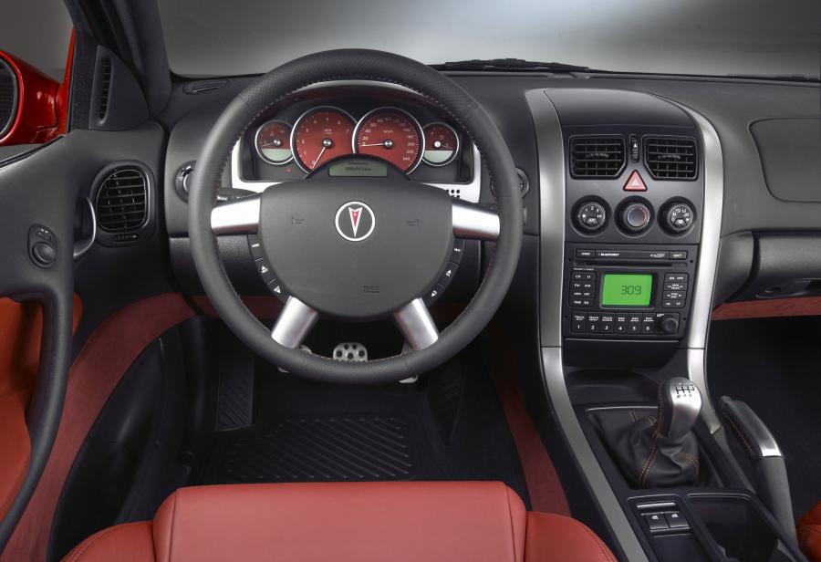 Торпедо Pontiac GTO 2004 года  (фото 32 из 45)